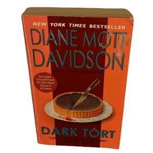 Dark Tort (Goldy Culinary)
 by Diane Mott Davidson